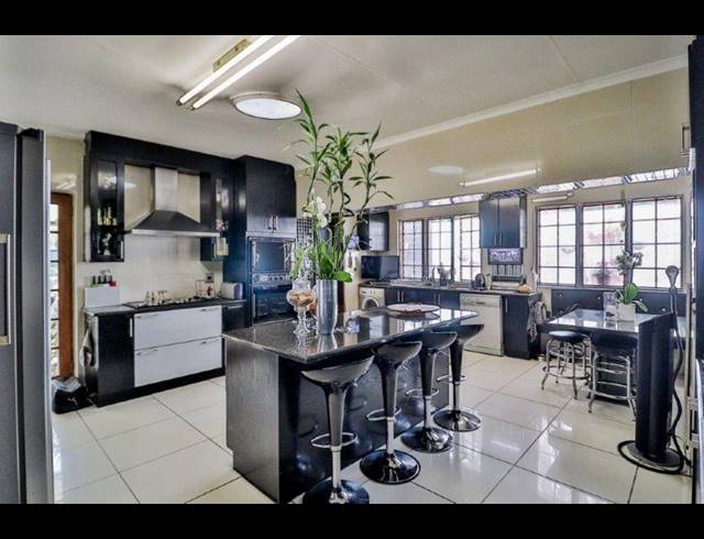 3 BEDROOM HOUSE FOR SALE IN KENSINGTON